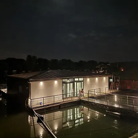 Swan Гостевой дом 4*