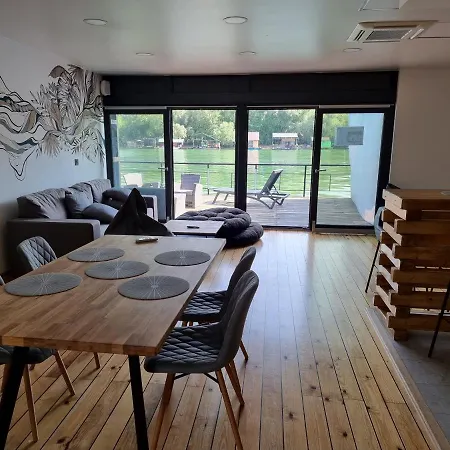 Гостевой дом Swan 4*